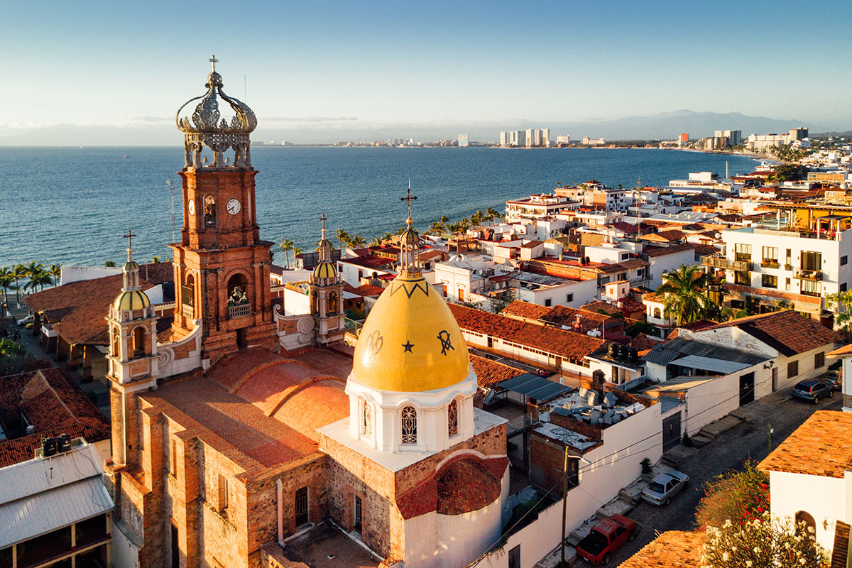 Venta de casas y de departamentos con increíbles vistas en Puerto Vallarta y Bahía de Banderas.
