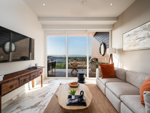 Sala de departamentos de lujo en venta en Nuevo Vallarta, D'toscana