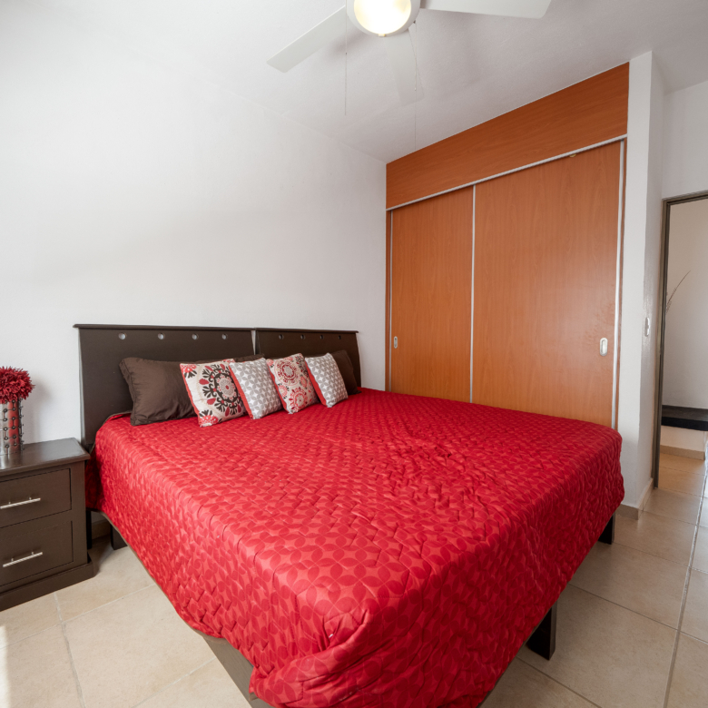 Casa en venta en Las Ceibas, Nuevo Vallarta. 3 recámaras, 3 baños, cochera techada en residencial con seguridad. Ubicación estratégica en Bahía de Banderas. Recámara secundaria