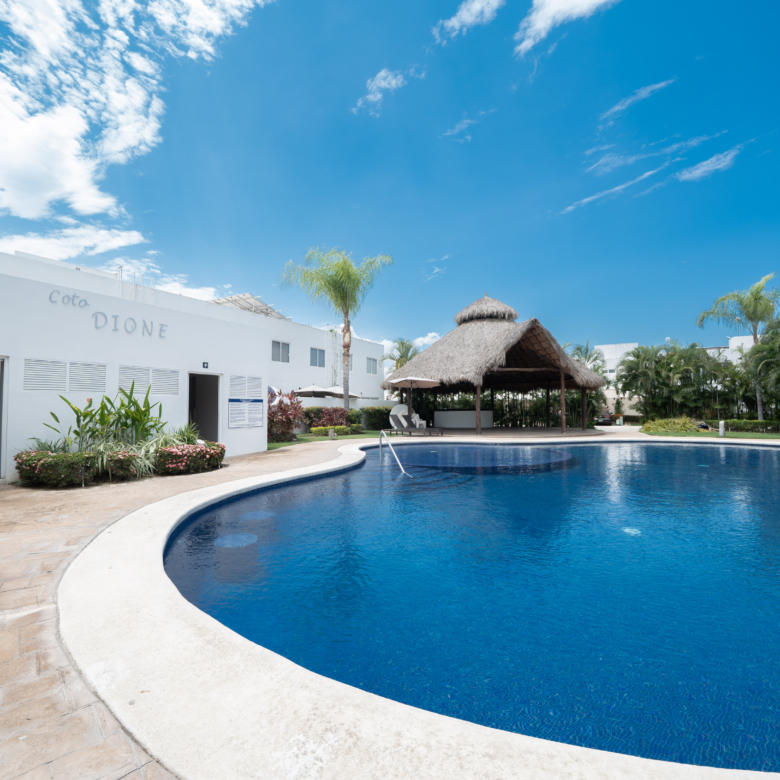 Casa en venta en Las Ceibas, Nuevo Vallarta. 3 recámaras, 3 baños, cochera techada en residencial con seguridad. Ubicación estratégica en Bahía de Banderas. Alberca