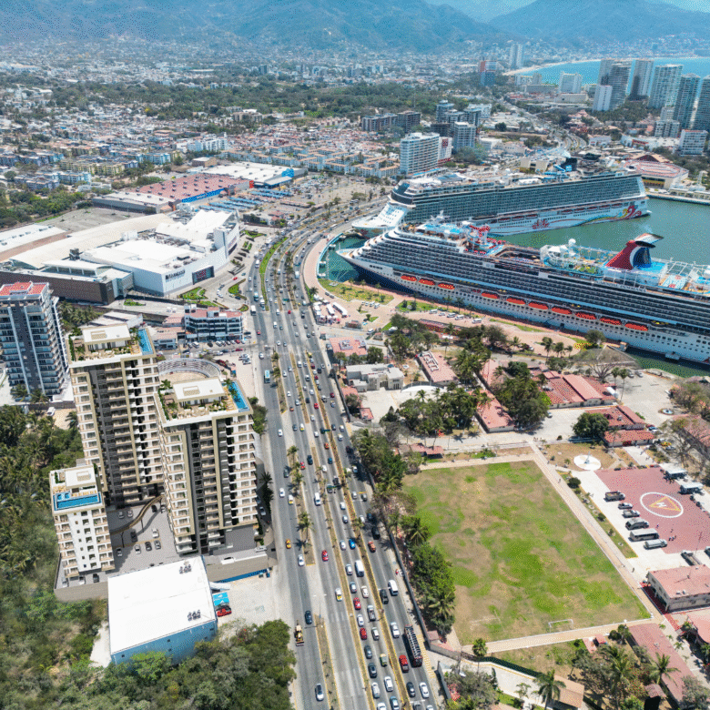 Vista área de DUE, departamentos en Puerto Vallarta en venta con vista al mar