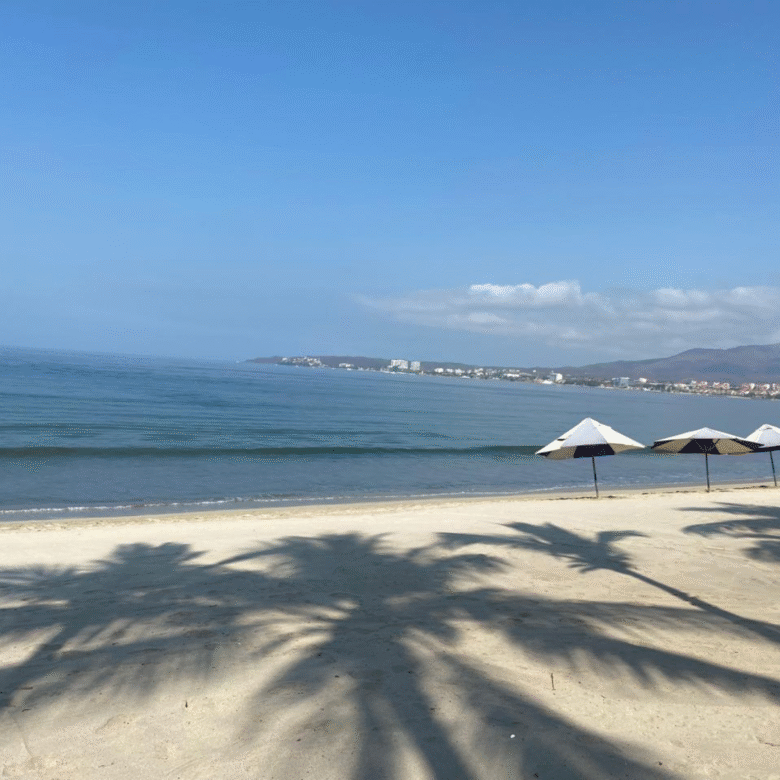Playa de los departamentos de Bahiban, en venta en Bucerías a pie de playa y preventa