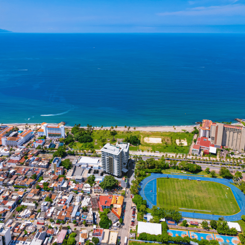 Vista área de V'Boulevard, departamentos de lujo en venta Puerto Vallarta con vista al mar, a minutos del centro
