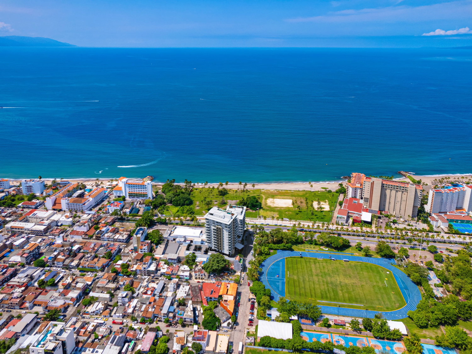 Vista área de V'Boulevard, departamentos de lujo en venta Puerto Vallarta con vista al mar, a minutos del centro