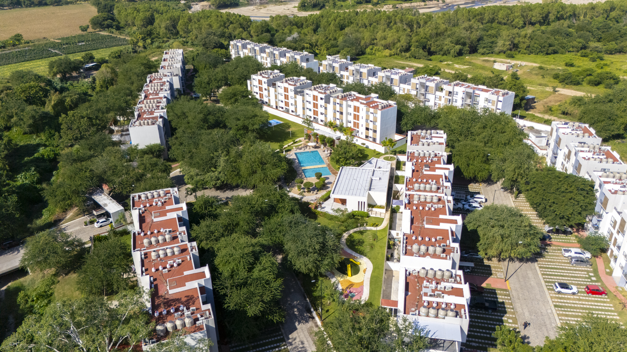 Vista área de Foresta Vallarta, departamento en venta en Puerto Vallarta.