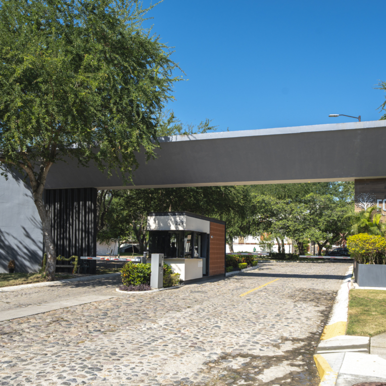 Caseta de seguridad de Foresta Vallarta, departamento en venta en Puerto Vallarta.