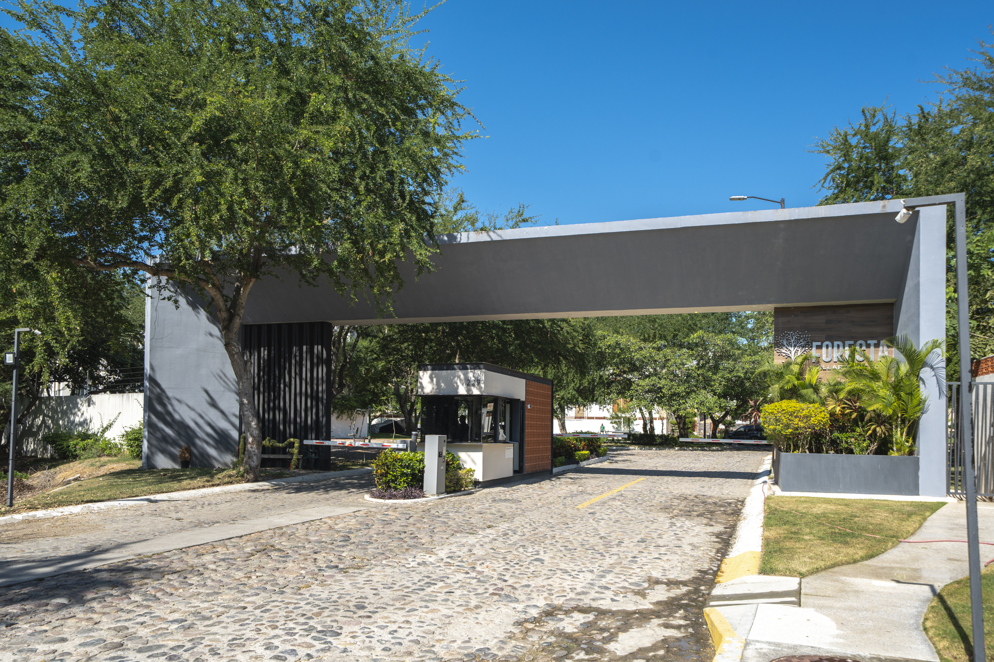 Caseta de seguridad de Foresta Vallarta, departamento en venta en Puerto Vallarta.