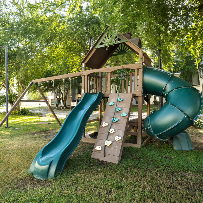 Juegos para niños de Foresta Vallarta, departamento en venta en Puerto Vallarta.