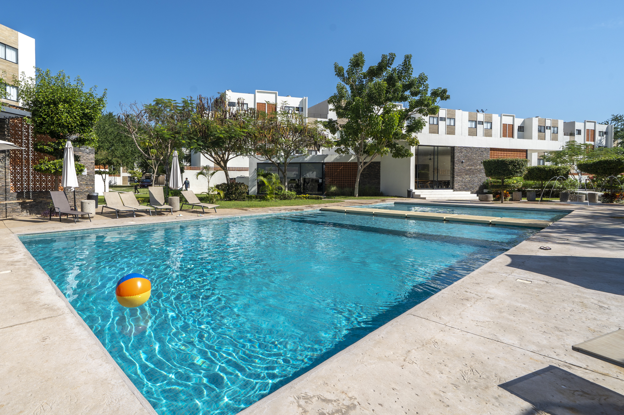 Alberca de Foresta Vallarta, departamento en venta en Puerto Vallarta.