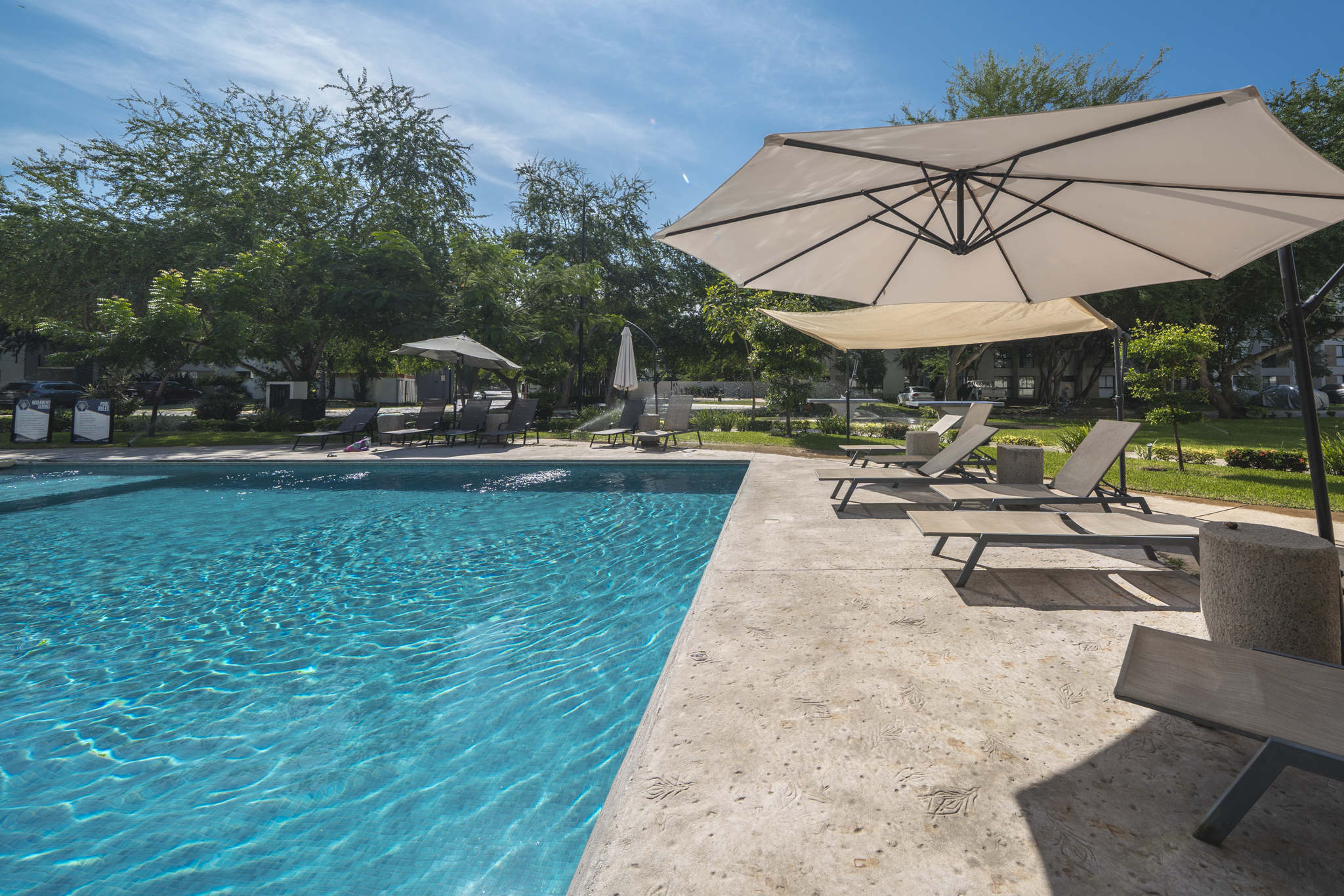 Alberca de Foresta Vallarta, departamento en venta en Puerto Vallarta.